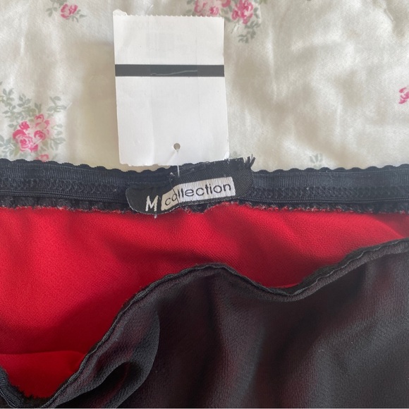 black and red skirt - Picture 2 of 3